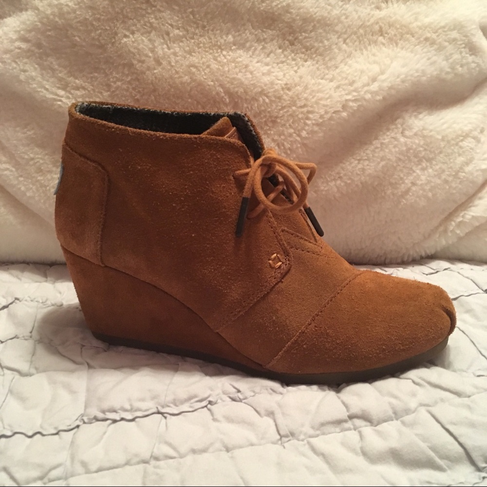 suede TOMS wedges